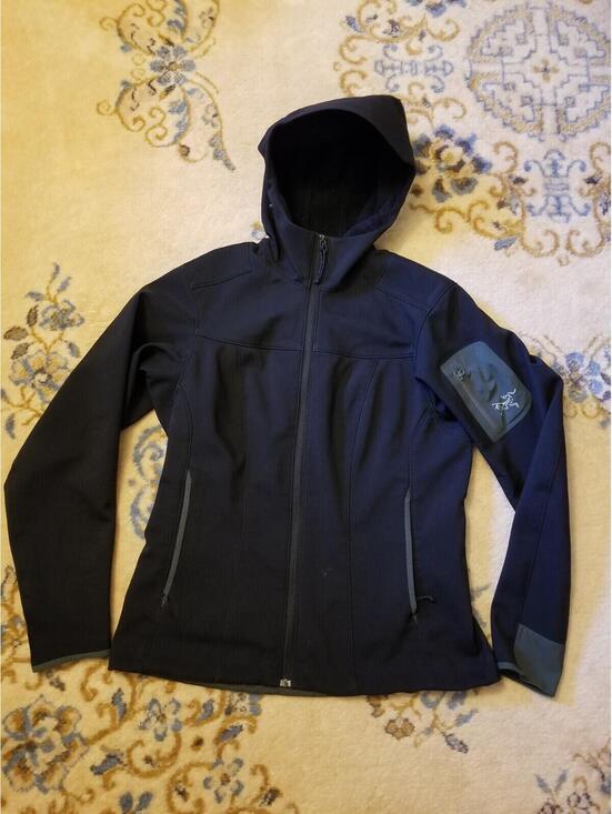 Arc'teryx Jackets & Blazers - VTG Arc'teryx Women's 8-10 Medium Epsilon SV Jacket Hoody Black Full Zip M *Flaw